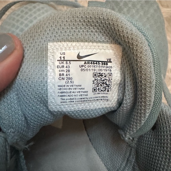 Nike Renew In-Season training sneakers, gray w/ elastic band & branding Sz 11 - Picture 9 of 10
